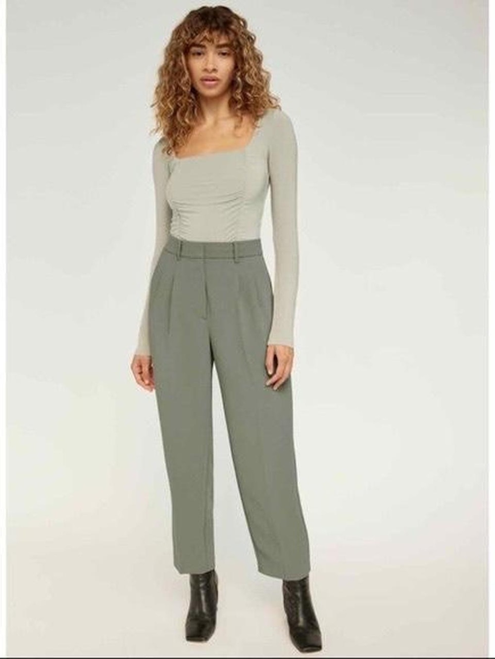 Aritzia Wilfred Carrot Pant in Basalt Grey